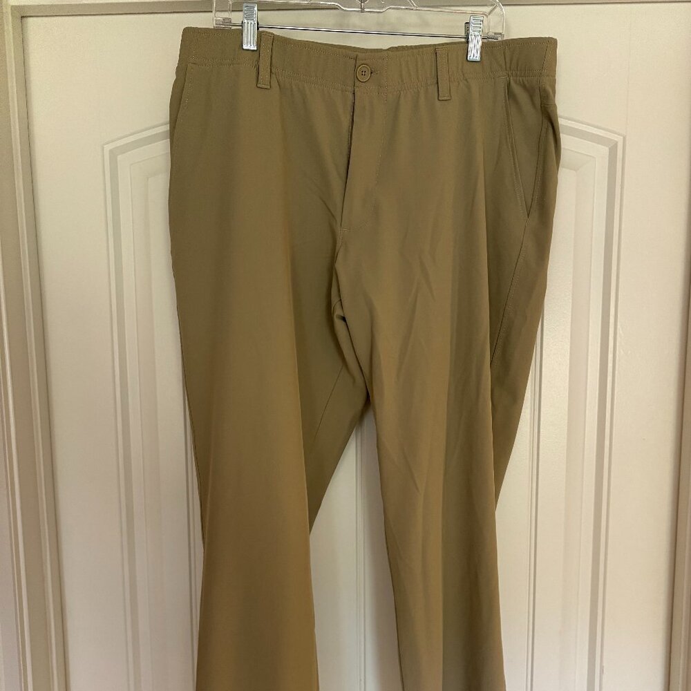 Under Armour Flat Front | Khaki | 38x30